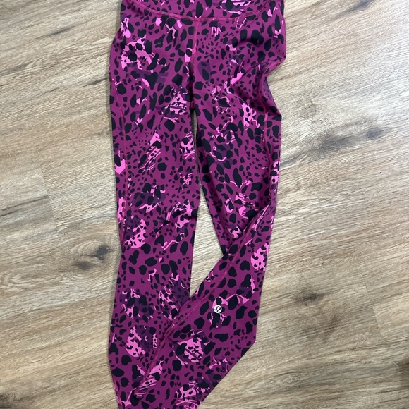 Lululemon Base Pace High-Rise Leggings EUC Size 2 - Picture 4 of 5